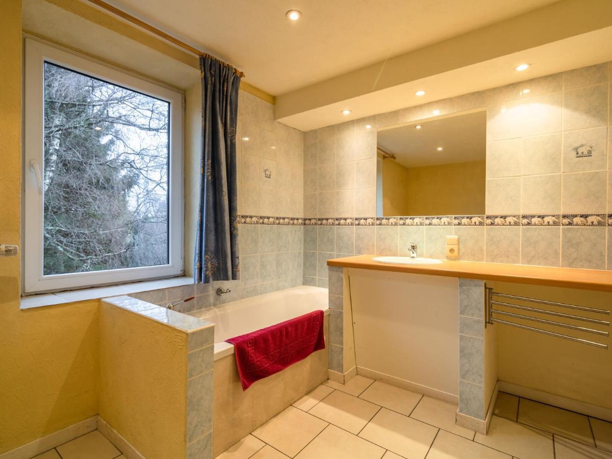Modern Holiday Home In Sourbrodt With Private Pool Вем Екстериор снимка