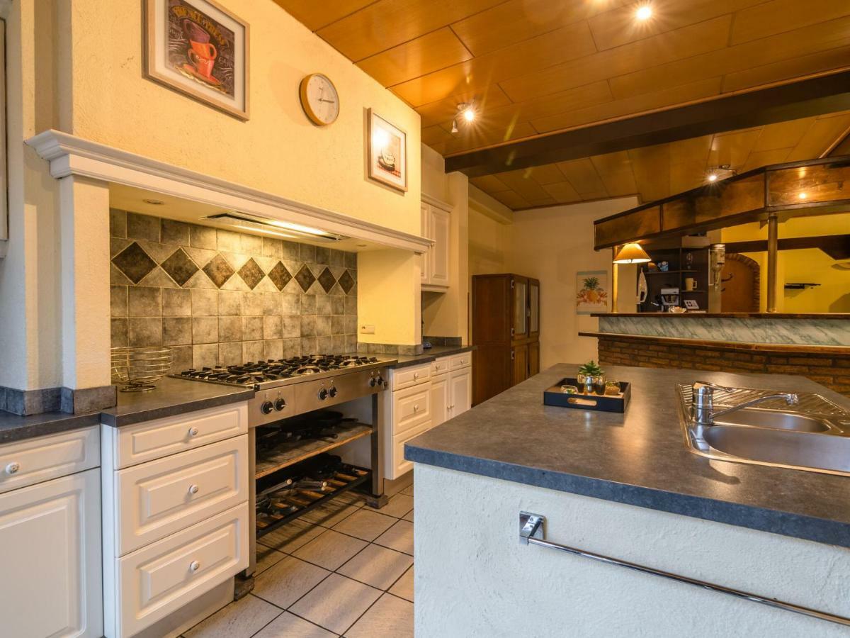 Modern Holiday Home In Sourbrodt With Private Pool Вем Екстериор снимка